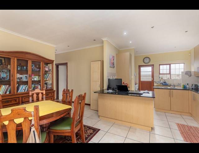 3 BEDROOM FREESTANDING TO LET IN PARKLANDS